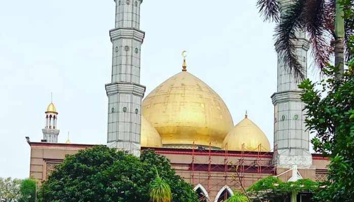 Masjid Kubah Emas: Wisata Spiritual Mengagumkan di Depok