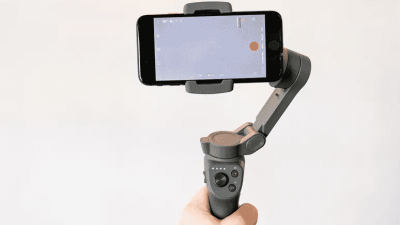 Gimbal Handphone DJI Osmo Mobile 3 Bisa Dilipat dengan Mudah