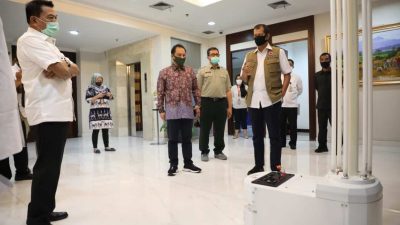 Telkom Serahkan Bantuan Robot Disinfeksi Kepada Gugus Tugas COVID-19