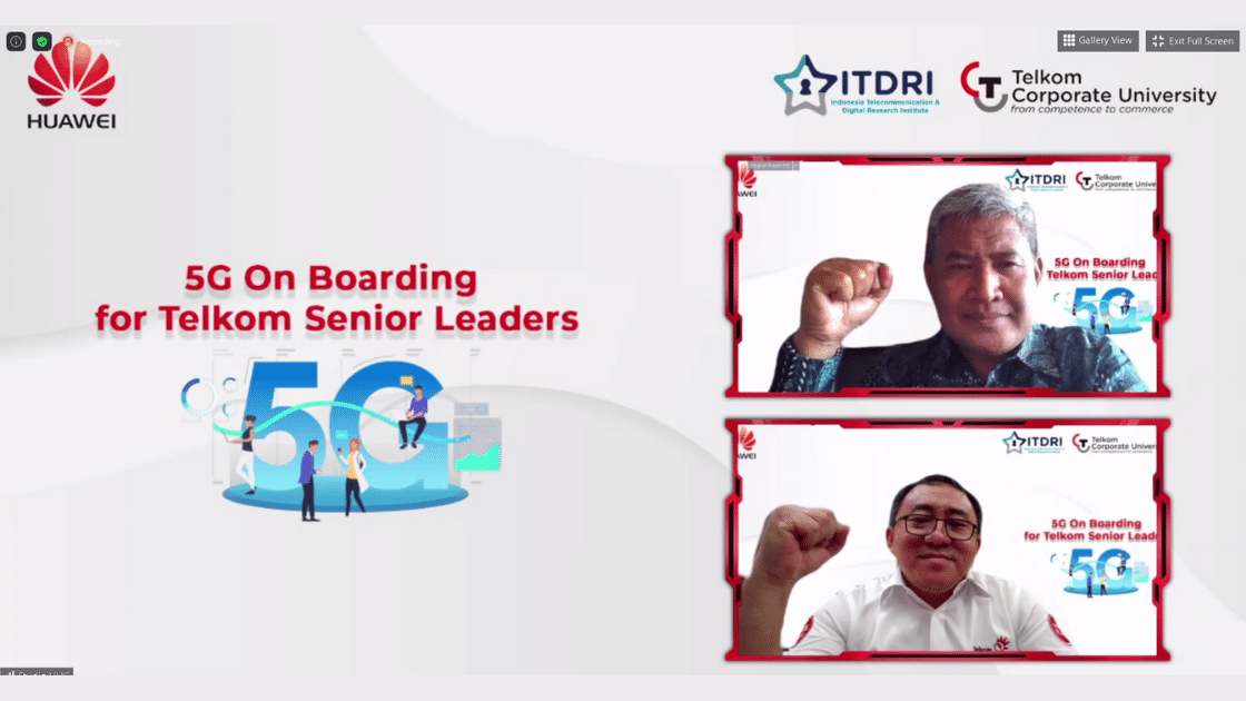 Chief of Technology Officer TelkomGroup Herlan Wijanarko (atas) bersama SGM Telkom CorpU sekaligus Chairman of ITDRI Jemy V. Confido saat membuka secara langsung program 5G On Boarding for Telkom Senior Leaders sebagai bentuk implementasi dari nota kesepahaman (MoU) dengan Huawei ASEAN (Indonesia) dalam komitmen pemberdayaan talenta digital, Kamis (3/6).  