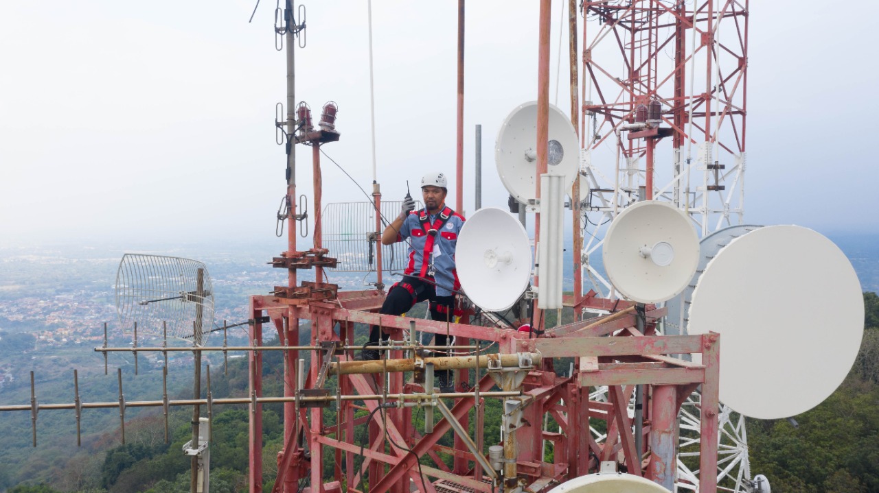 Teknisi Telkom Indonesia