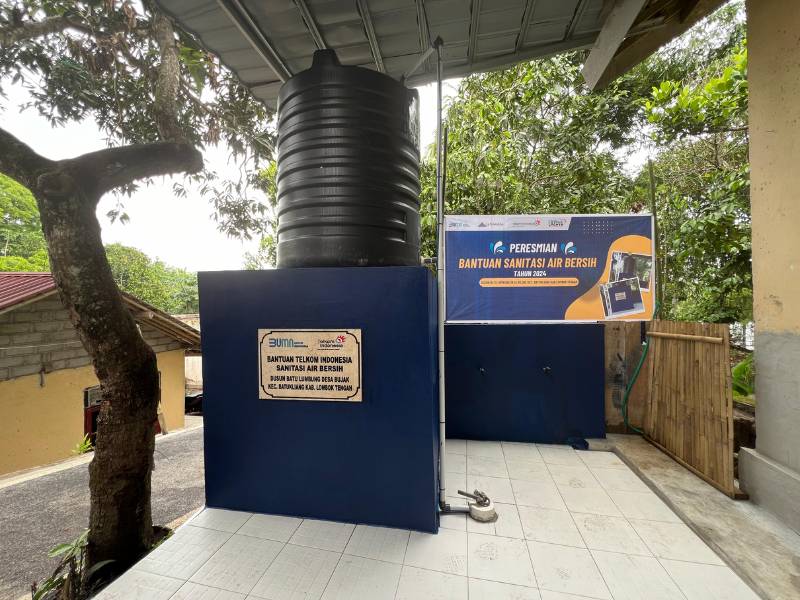 Telkom bangun sarana air bersih