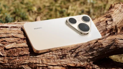 Huawei Pura 90s Pro Max tampak depan dengan layar LTPO OLED 6,9 inci - sumber dari Huawei Indonesia