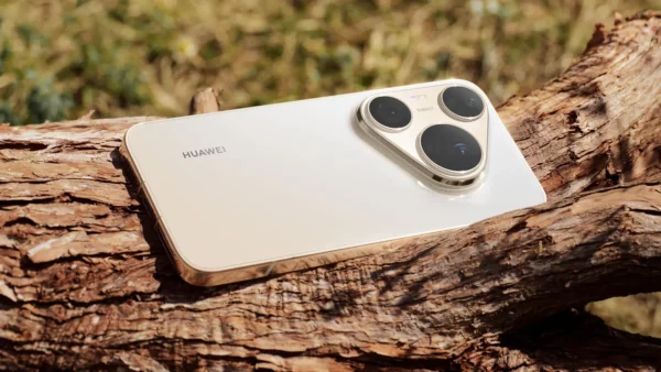 Huawei Pura 90s Pro Max tampak depan dengan layar LTPO OLED 6,9 inci - sumber dari Huawei Indonesia
