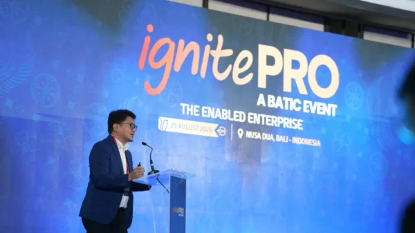 Direktur Pengembangan Ekosistem Digital Kemkomdigi Dr. Sonny Hendra Sudaryana memberikan paparan pada forum ignitePRO BATIC 2026 - sumber dari telkom.co.id