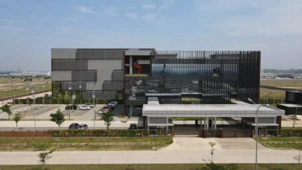 Penandatanganan MoU NeutraDC dan PLN untuk ekspansi hyperscale data center di Cikarang - sumber dari Telkom