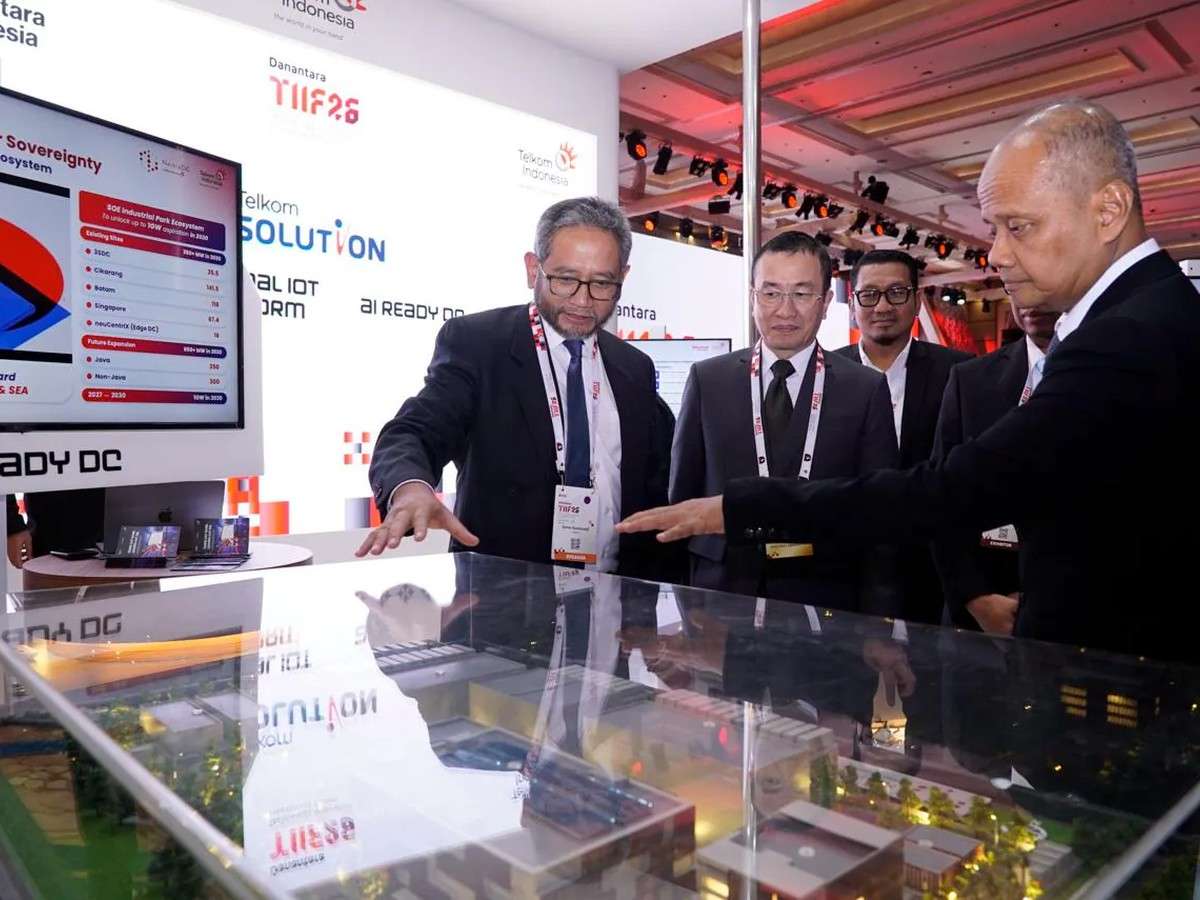 Direktur Strategic Business Development & Portfolio Telkom Seno Soemadji memperkenalkan empat kapabilitas Sovereign Digital Technology - sumber dari telkom.co.id